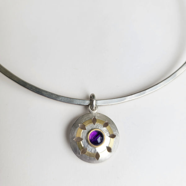 Amethyst pierced flower choker