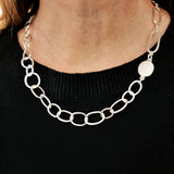 Asymmetric short links necklace