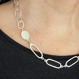 Asymmetric short links necklace