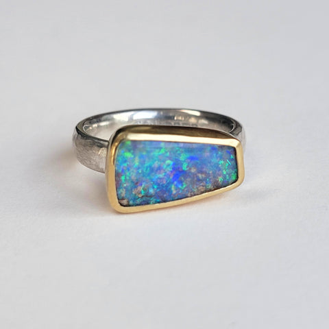 Bright sparkle opal wedge ring