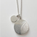 Dendritic quartz disc pendant