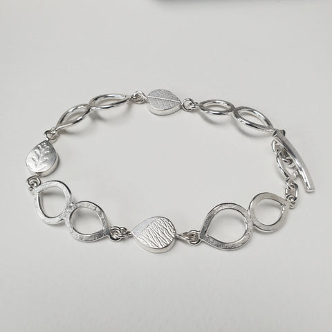 Double teardrop link bracelet