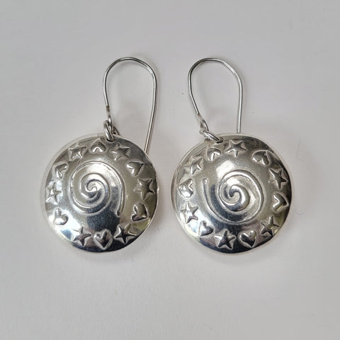 Embossed round drop earring