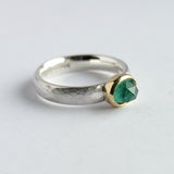 Emerald rose cut hammered ring