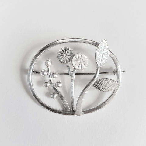 Garden brooch
