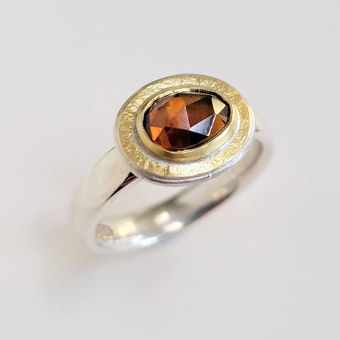 Golden zircon hammered top ring