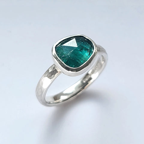 Grandidierite hammered ring