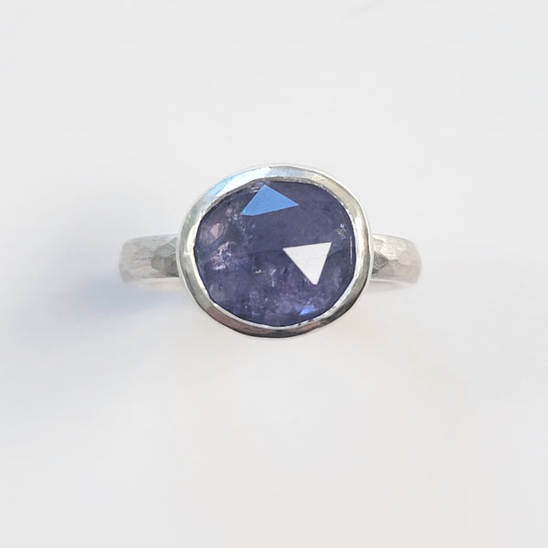 Hammered tanzanite ring