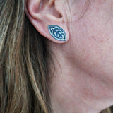 Leaf embossed stud