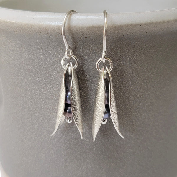 Peapod pearl earrings