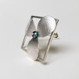 Pearl petal brooch