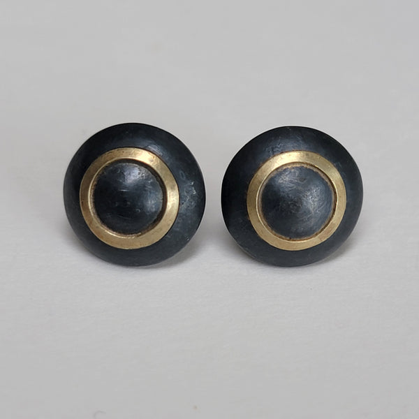 Round stud gold circle