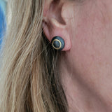 Round stud gold circle