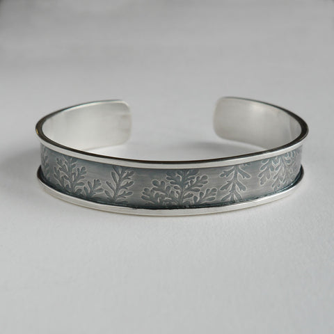 Dusty miller leaf frame bangle