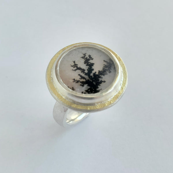 Dendritic Quartz hammered top ring