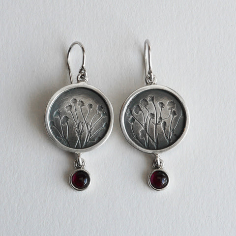 Garnet flower frame earring