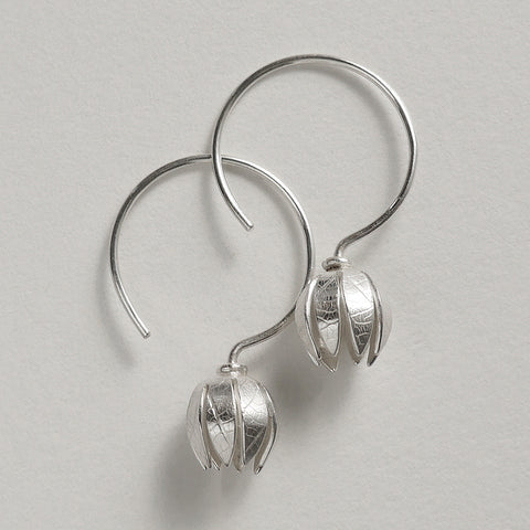 Bud hoop earring