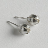 Bud stud earring