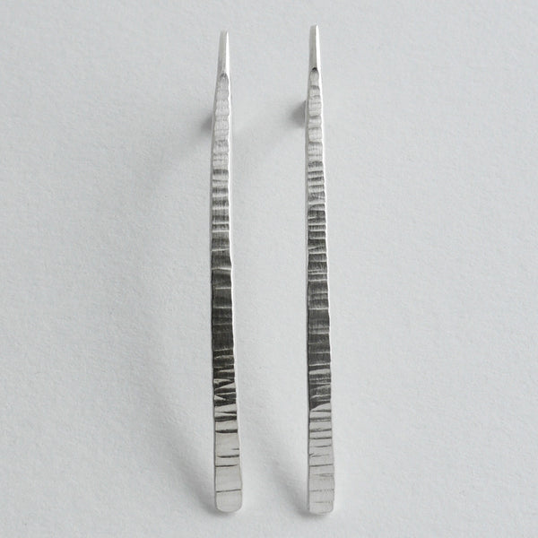 Hammered curve earring