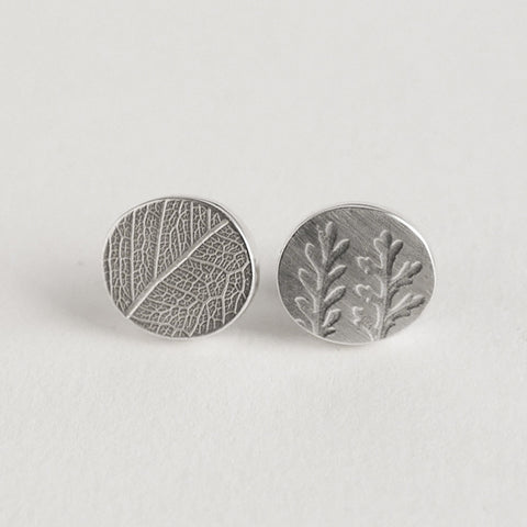 Oval leaf stud