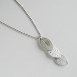3 leaf pendant