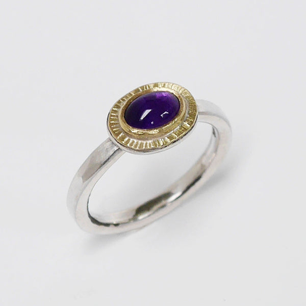 Oval hammered top ring