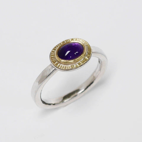 Oval hammered top ring
