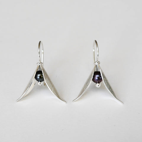 Seed pod pearl earring