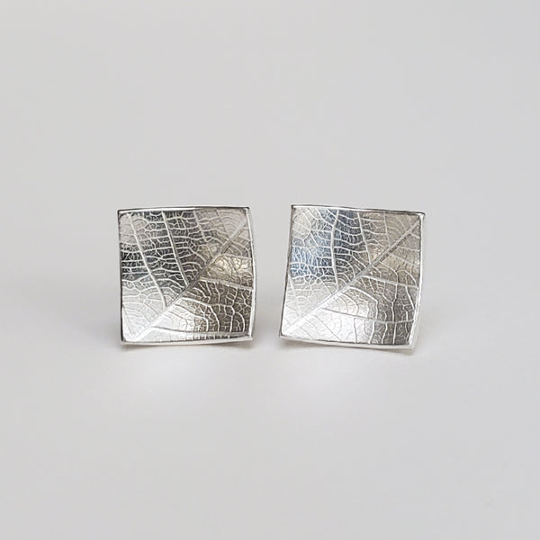 Square leaf stud